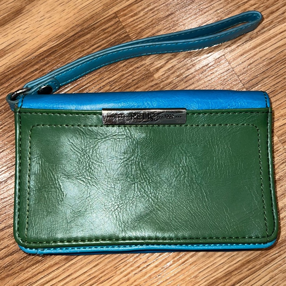 Relic Faux Leather Wristlet Wallet w‎ ID window green blue Colorblock